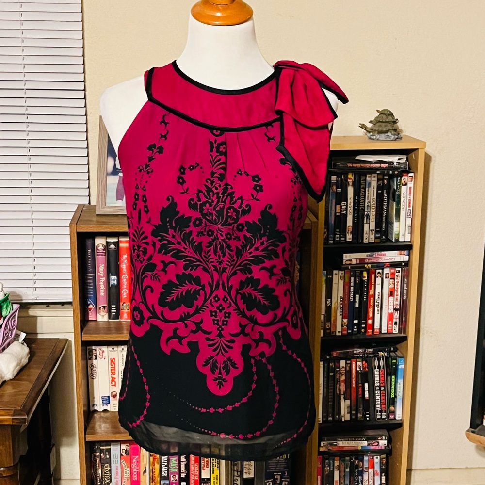 Black & Fuchsia Sleeveless Blouse